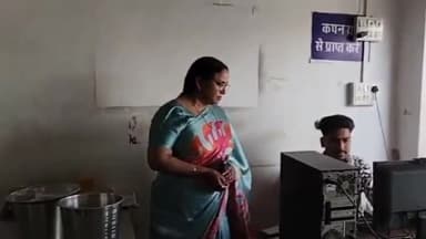 बूंदी: संभागीय आयुक्त उर्मिला राजौरिया ने अन्नपूर्णा रसोई का औचक निरीक्षण किया