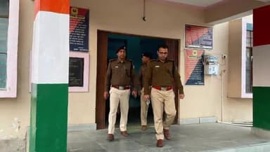 फुलवरिया: फुलवरिया थाने का SP स्वर्ण प्रभात ने किया औचक निरीक्षण, विधि व्यवस्था संधारण,शराब बरामदगी को लेकर दिए दिशा निर्देश