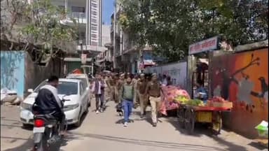 गाज़ियाबाद: जुम्मे की नमाज को लेकर अलर्ट मोड पर पुलिस, केला भट्टा में किया गया फ्लैग मार्च