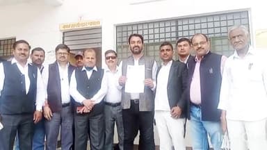 जलालाबाद: तहसील जलालाबाद में व्याप्त ज्वलंत समस्याओं के सम्बन्ध में अधिवक्ताओं ने एडीएम को दिया ज्ञापन