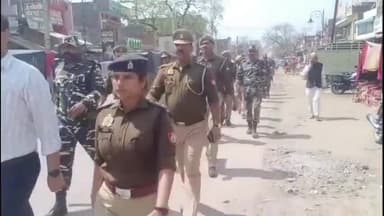 गोंडा: आचार संहिता लागू होने के बाद एसडीएम और सीओ सदर ने धानेपुर इलाके में पैरामिलिट्री फोर्स के साथ किया रूट मार्च