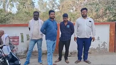 बदायूं: चंदौसी रोड मुड़िया धुरेकी गांव के पास डीसीएम ट्रक ने बाइक सवार मां बेटे को टक्कर मारी, मां की मौत बेटा घायल हुआ