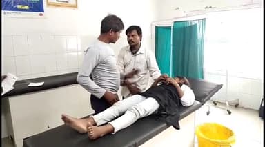 इटावा: उदी मोड़ चकरनगर रोड पर बाइक और साइकिल की हुई टक्कर, साइकिल सवार छात्रा और बाइक सवार दोनों हुए घायल