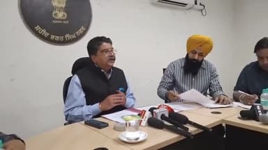 ਨਵਾਂਸ਼ਹਿਰ: ਨਵਾਂ ਸ਼ਹਿਰ ਡਿਪਟੀ ਕਮਿਸ਼ਨਰ ਨਵਜੋਤ ਪਾਲ ਸਿੰਘ ਰੰਧਾਵਾ ਨੇ ਕੀਤੀ ਪੱਤਰਕਾਰਾਂ ਨਾਲ ਲੋਕ ਸਭਾ ਚੋਣ ਜਾਬਤਾ ਤੋਂ ਬਾਅਦ ਵਿਸ਼ੇਸ਼ ਮੀਟਿੰਗ