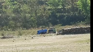 परागपुर: लगबलियाना में खड्ड में अवैध खनन कर रहा ट्रैक्टर जब्त , लगा 4700 रुपये जुर्माना