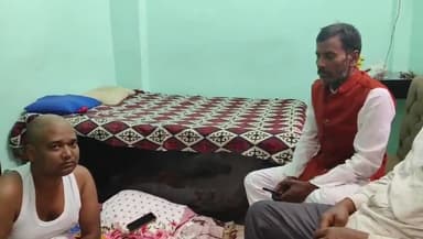 सासाराम के मोटर जनरेटर के चर्चित मैकेनिक सूरज विश्वकर्मा की मौत की खबर सुन पूछार करने पहुंचे मौलिक अधिकार पार्टी के रोहतास जिला अध्यक्ष विनोद शर्मा एवं समाजसेवी श्रीराम शर्मा