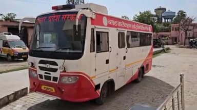 झांसी: मौठ स्वास्थ्य केंद्र मे रक्तदान शिविर का हुआ आयोजन