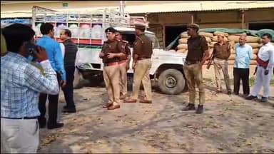 हमीरपुर: सुमेरपुर में अधिकारियों ने मंडी का दौरा करके व्यवस्थाओं का किया निरीक्षण, स्ट्रांग रूम की शटरों की मरम्मत के दिए निर्देश