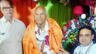 झांसी: गुरसरांय नगर में चल रही श्रीमद् भागवत कथा का हुआ समापन, जमकर नाचे श्रोता