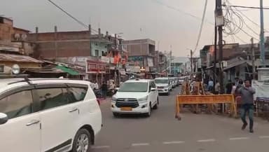 कलेक्टर व पुलिस अधीक्षक के नेतृत्व में निकाला गया फ्लैग मार्च आम जनता से शांति व्यवस्था बनाए रखने की अपील की -