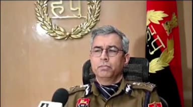 पंचकूला: सेक्टर 6 पुलिस मुख्यालय में पुलिस महानिदेशक शत्रुजीत कपूर ने कहा - साइबर फ्रॉड होने पर डायल करें हेल्पलाइन नम्बर 1930