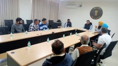 ਨਵਾਂਸ਼ਹਿਰ: ਉਲੰਘਣਾ ਕਰਨ ਵਾਲੇ ਛਾਪਕਾਂ ਨੂੰ 6 ਮਹੀਨੇ ਦੀ ਕੈਦ ਅਤੇ ਜੁਰਮਾਨਾ ਹੋ ਸਕਦਾ ਹੈ : ਡੀਸੀ ਨਵਜੋਤਪਾਲ ਸਿੰਘ ਰੰਧਾਵਾ