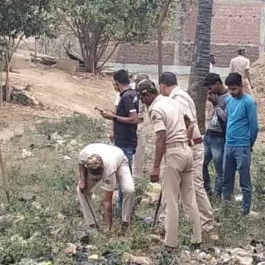 अरवल: अरवल उत्पाद विभाग टीम एवं ALTF के द्वारा अवैध शराब को लेकर छापामारी अभियान में लगभग5700 किलो ग्राम जावा महुआ नष्ट की गई।