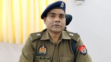 झांसी: ग्राम इटाइल में कलयुगी बेटे ने पिता की डंडा से मारकर की हत्या,SP ग्रामीण गोपीनाथ सोनी ने दी जानकारी