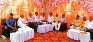 इटाढी प्रखंड के जलवांसी ग्राम में मित्र अंगद सिंह के बड़ी मां के यहां श्राद्ध कर्म में जदयू जिलाध्यक्ष अशोक सिंह के साथ शामिल हुए।मौके पर रवि राज, भोला यादव,राजेश कुशवाहा,रवि कांत कुशवाहा,राजू सहित पार्टी के साथी उपस्थित रहे।