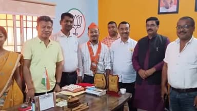 সোণাৰি: সোণাৰীত বিধায়ক ধৰ্মেশ্বৰ কোঁৱৰৰ উপস্থিতিত NSUI-ৰ ৰাজ্যিক সদস্যৰ বিজেপি দলত আনুষ্ঠানিক যোগদান