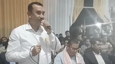 সোণাৰি: চৰাইদেউত অনুষ্ঠিত নিৰ্বাচনী সভাত সকলোকে ভোটদানৰ আহ্বান বিধায়ক ধৰ্মেশ্বৰ কোঁৱৰৰ, উপস্থিত বিজেপি প্ৰাৰ্থী তপন কুমাৰ গগৈ