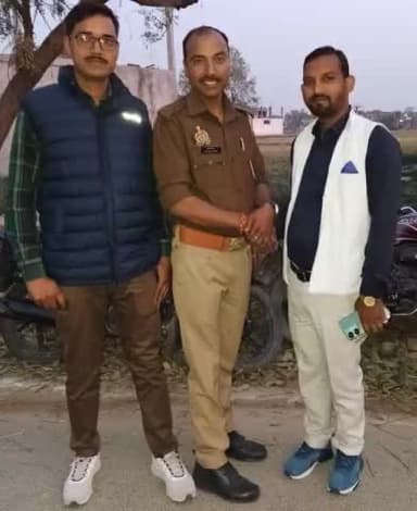 मै वक़्त के साथ
           अपने शौक बदलता हूँ,
                                 दोस्त नहीं..
Todays Best Photo 
❤❤❤❤❤❤
#bestphotochallenge