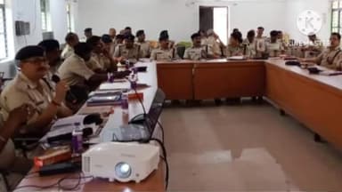 मोतिहारी: जिले में लोकसभा आम निर्वाचन 2024 को स्वच्छ, निष्पक्ष व शांतिपूर्ण सम्पन्न कराने हेतु जिला सभागार में दिया गया प्रशिक्षण