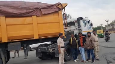 सासाराम: करगहर मोड़ पर एक ट्रक का हुआ ब्रेक फेल, बाल -बाल बचे ड्राइवर व खलासी