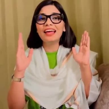 लोक गायिका नेहा सिंह राठौर अपने गीत के माध्यम से कुछ सवाल पूछ रही हैं। 
क्या इनके सवालों के जवाब मिलेगें ?