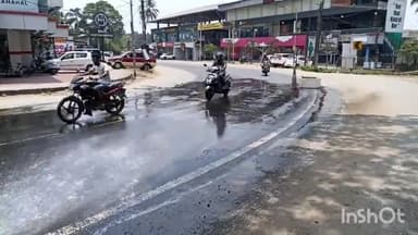 പട്ടാമ്പി: പട്ടാമ്പി തെക്കുമുറിയിൽ റോഡിൽ പരന്ന ഡീസൽ ഫയർ ഫോഴ്‌സിന്റെ നേതൃത്വത്തിൽ നീക്കം ചെയ്തു