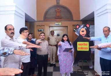 जालौर: जालौर में लोकसभा चुनाव को लेकर अधिकारियों व कार्मिको को जिला निर्वाचन अधिकारी ने दिलाई मतदान की शपथ