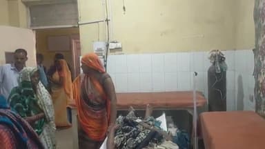 इकौना: इटवरिया मुखिया पुरवा में अलाव में गिरकर 70 वर्षीय महिला झुलसी, ज़िला अस्पताल बहराइच रेफर