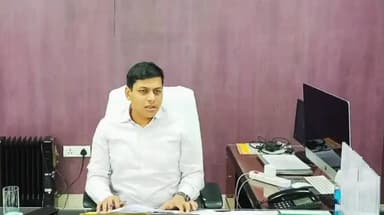 बक्सर: सौर ऊर्जा उपयोग में धीमी प्रगति होने पर ब्रेड के कनीय अभियंता का डीएम ने वेतन किया स्थगित