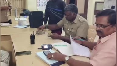 விருத்தாசலம்: விருத்தாம்பிகை ஐடிஐ அருகே மினி லாரியில் உரிய ஆவணங்களின்றி எடுத்து செல்லப்பட்ட ₹53 ஆயிரம் பணம் பறிமுதல்