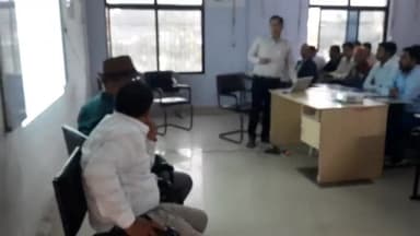 सासाराम: जिले के सिविल सर्जन डॉ केएन तिवारी ने सदर अस्पताल में स्वास्थ्य कर्मियों के साथ की बैठक