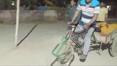 सुल्तानपुर: लखनऊ-बलिया हाईवे पर बन रहे ब्रेकर में फंसकर घायल हुए बाइक सवार 2 युवक, एंबुलेंस नहीं आने पर रिक्शे से पहुंचाया गया CHC