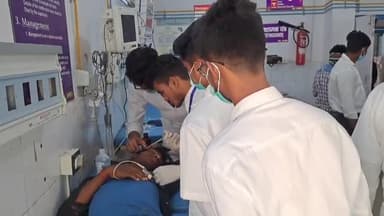 जमुई: रतनपुर गांव के पास तेज रफ्तार बाइक हुई दुर्घटनाग्रस्त, घायल हुए एक युवक को सदर अस्पताल में कराया गया भर्ती