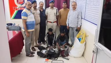 बक्सर: दुर्घटनाग्रस्त ट्रेन के डिब्बों से चोरी करते दो गिरफ्तार