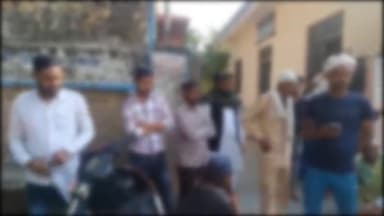 कोल: कौड़ियागंज के कब्रिस्तान में पेड़ से लटका मिला युवक का शव, परिजनों ने पत्नी पर लगाया हत्या के बाद शव लटकवाने का आरोप