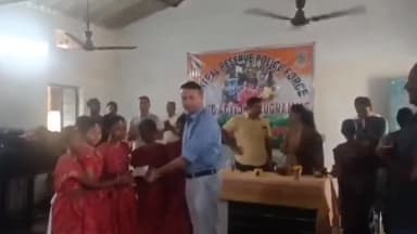 सुकमा: बिरला में सीआरपीएफ ने सिविक एक्शन कार्यक्रम का किया आयोजन, बच्चों में बांटी जरूरत की सामग्री