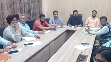 ਸੰਗਰੂਰ: ਡੀਸੀ ਦਫ਼ਤਰ ਵਿਖੇ ਸਹਾਇਕ ਸਵੀਪ ਨੋਡਲ ਅਫਸਰ ਵੱਲੋਂ ਸਮੂਹ ਹਲਕਾ ਨੋਡਲ ਅਫ਼ਸਰਾਂ ਨੂੰ ਗਤੀਵਿਧੀਆਂ ਵਿੱਚ ਤੇਜ਼ੀ ਲਿਆਉਣ ਦੇ ਨਿਰਦੇਸ਼