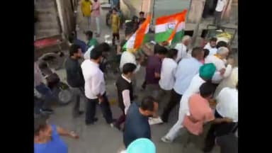 अम्बाला: पूर्व मंत्री निर्मल सिंह ने अंबाला शहर के नाहन हाउस एरिया में किया डोर टू डोर प्रचार,इलाके की जनता ने बताई अपनी समस्याएं