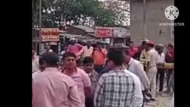 बगहा: बगहा में स्पेशल फौजी ट्रेन के डिरेल होने के बाद जांच करने पहुंचे रेलवे अधिकारी