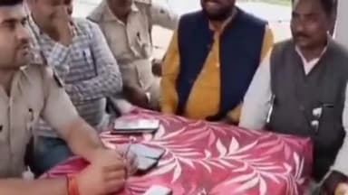 चोरौत: थाना परिसर चोरौत में होली पर्व को लेकर शांति समिति की बैठक आयोजित