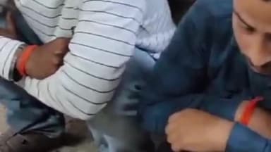 कांके: आरपीएफ की टीम ने रांची रेलवे स्टेशन से अवैध शराब की 12 बोतलों के साथ दो व्यक्तियों को किया गिरफ्तार