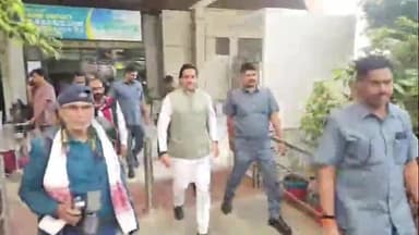 पटना ग्रामीण: Patna पहुंचते ही ऋतुराज सिन्हा ने लालू यादव पर कसा तंज, कहा- वो 4 नहीं 14 सिंबल बांट सकते हैं