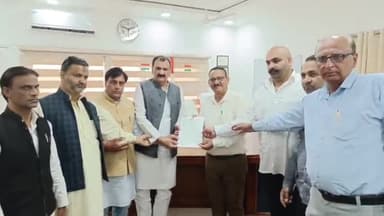 अमरोहा: दिल्ली के CM अरविंद केजरीवाल की गिरफ्तारी को लेकर सपा विधायक ने अमरोहा डीएम को राष्ट्रपति के नाम सौंपा ज्ञापन