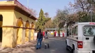 पन्ना: अनाथ नातिन की खोज में ग्राम भैरह के निवासी,बुजुर्ग की दर-दर की ठोकरे।