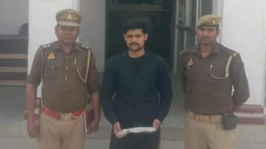 रामपुर: शाहबाद गेट के पास से कोतवाली पुलिस ने 1 अदद नाजायज तमंचा 12 बोर व 1 जिंदा कारतूस 12 बोर के साथ अभियुक्त को किया गिरफ्तार