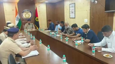 पंचकूला: शहर के सभी ज्वेलर्स के साथ पुलिस आयुक्त कार्यालय मनसा देवी में मीटिंग लेकर दिए सुरक्षा के निर्देश, ACP क्राइम रहे मौजूद