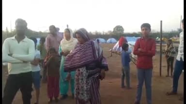 गुनौर: बीडी कॉलोनी निवासी लोगों ने विधायक एवं एसडीएम से की शिकायत, कहा- उजाड़े जा रहे गरीबों के आशियाने