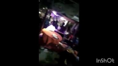 आगरा: बोदला चौराहें के पास लोगो का खुलेआम शराब पीने का वीडियो इंटरनेट पर हुआ वायरल,पुलिस कार्यवाई में जुटी