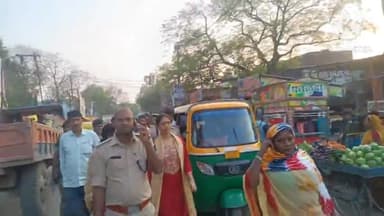 चेनारी: होली पर्व को लेकर पुलिस ने निकाला फ्लैग मार्च