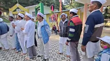 हाट कालिका मंदिर में हुआ खड़ी होली का आयोजन